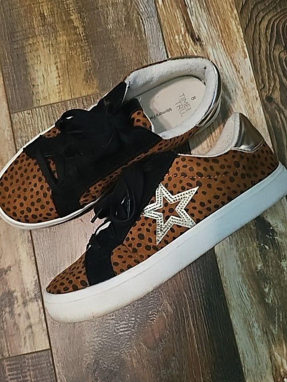 Time and Tru Brown Leopard Star Lace-Up Sneakers